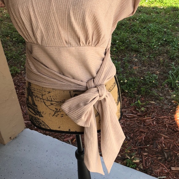 Gold top - Picture 2 of 7